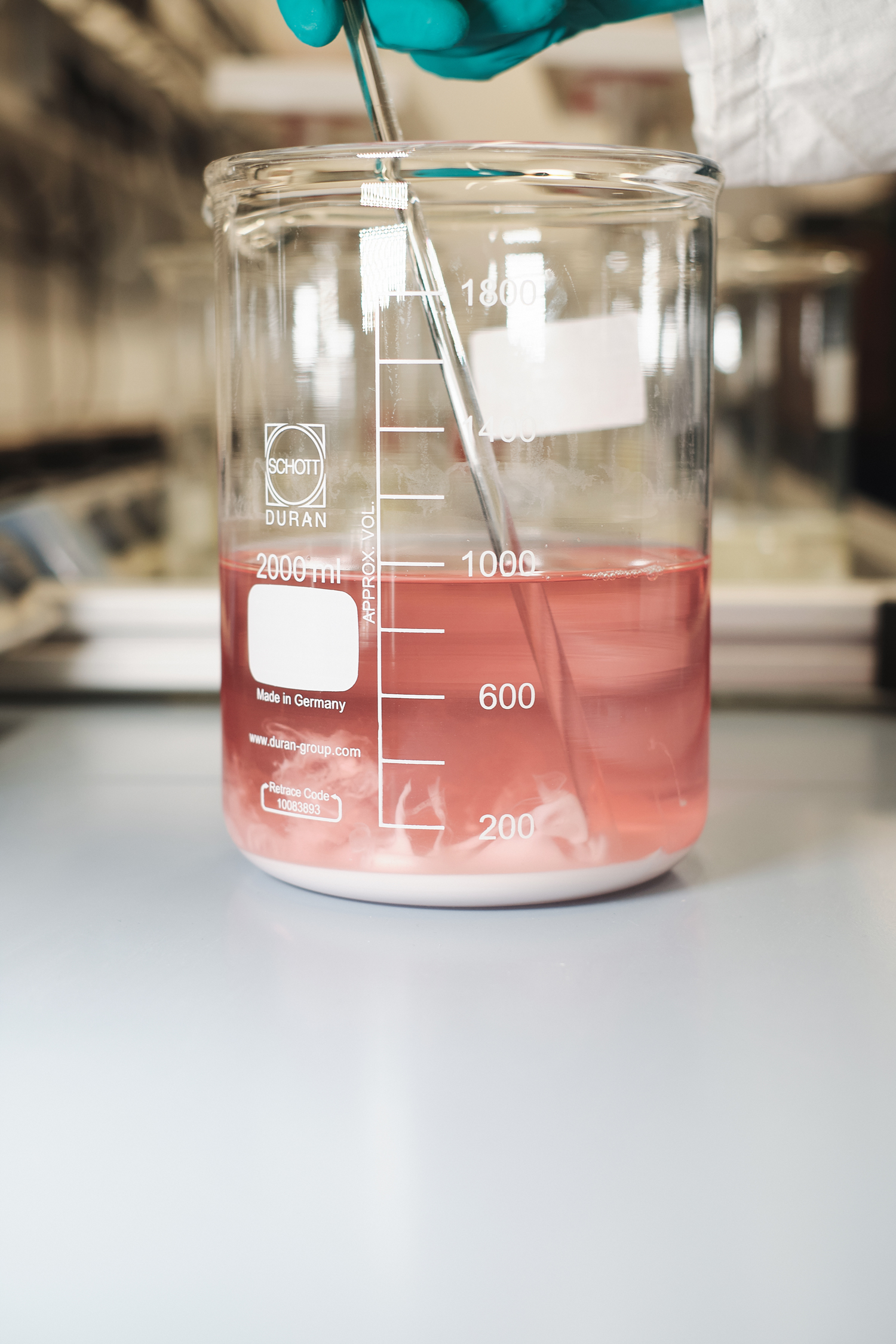 Extraktion der Elemente beim Herstellen von Edelsteinen aus Haaren oder Asche